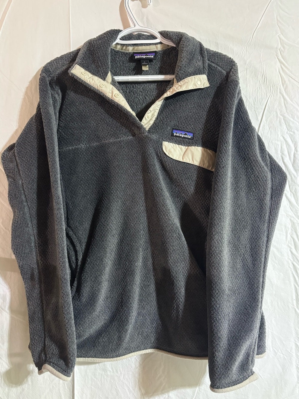 Patagonia Dark Gray Fleece Pullover with Cream Trim